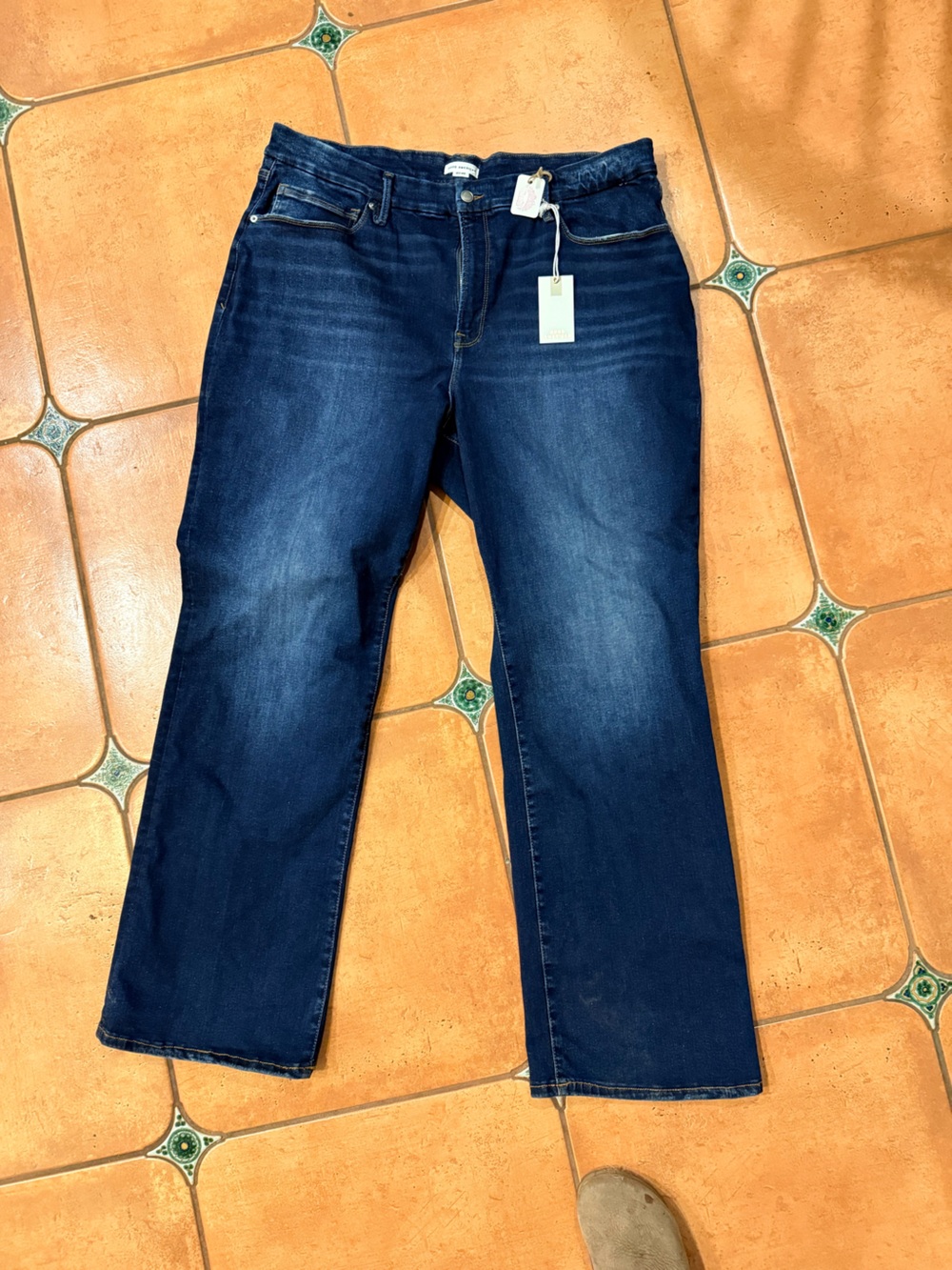 Good American Women’s Straight Leg Jeans in Dark Blue Wash